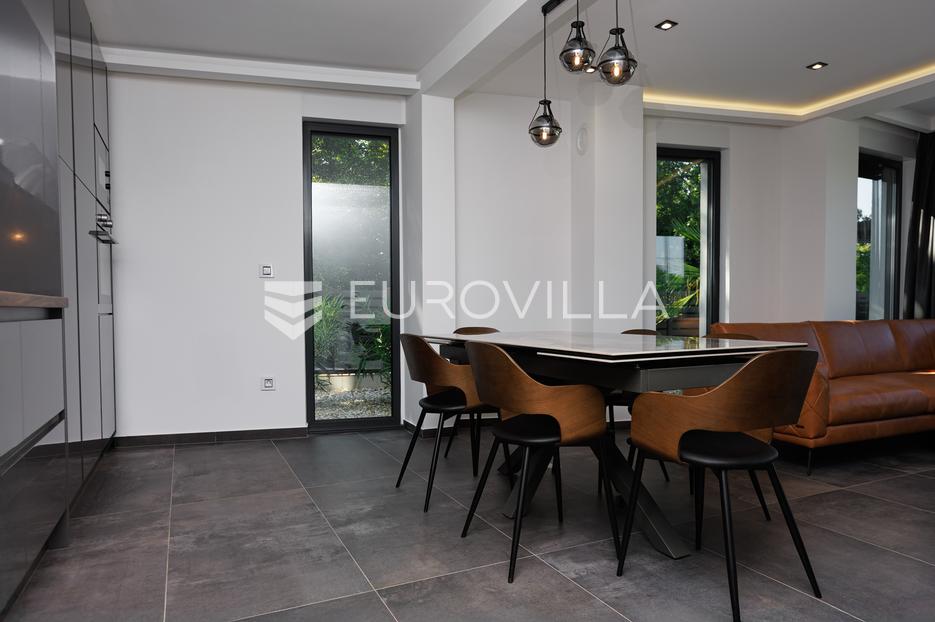 Casa In vendita -  Kostrena