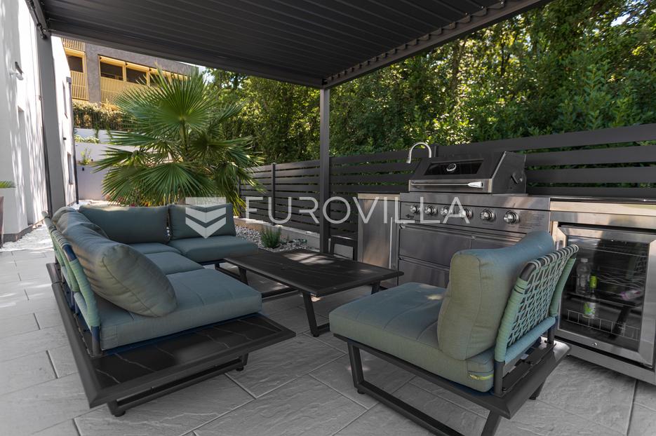 Casa In vendita -  Kostrena