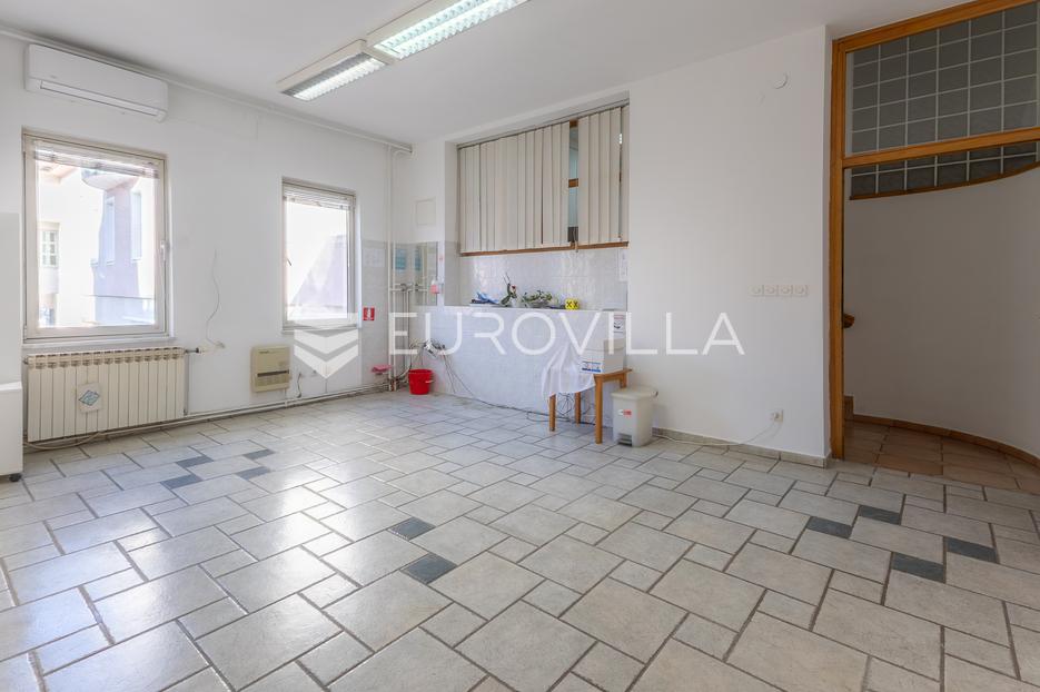 Commerciale In vendita -  Slavonski Brod