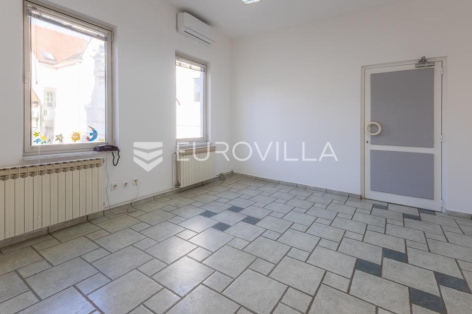 Commerciale In vendita -  Slavonski Brod
