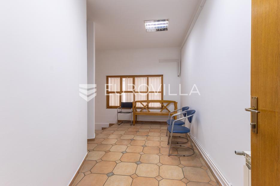 Commerciale In vendita -  Slavonski Brod
