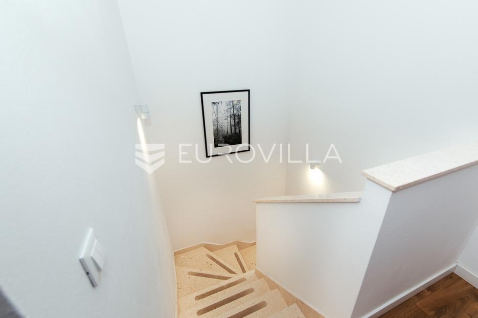 Casa In vendita -  Šibenik - Okolica