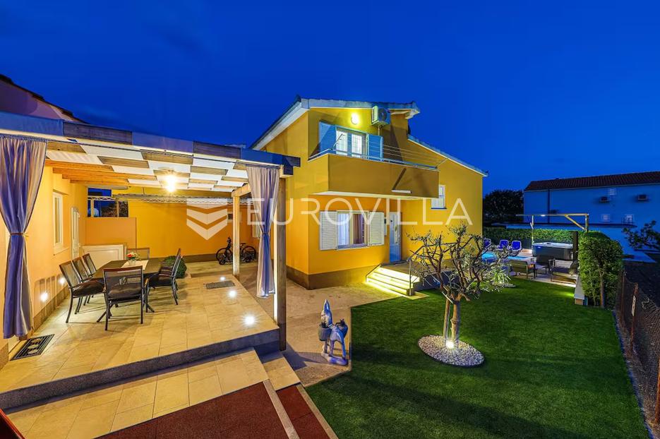 Casa In vendita Kaštel Lukšić