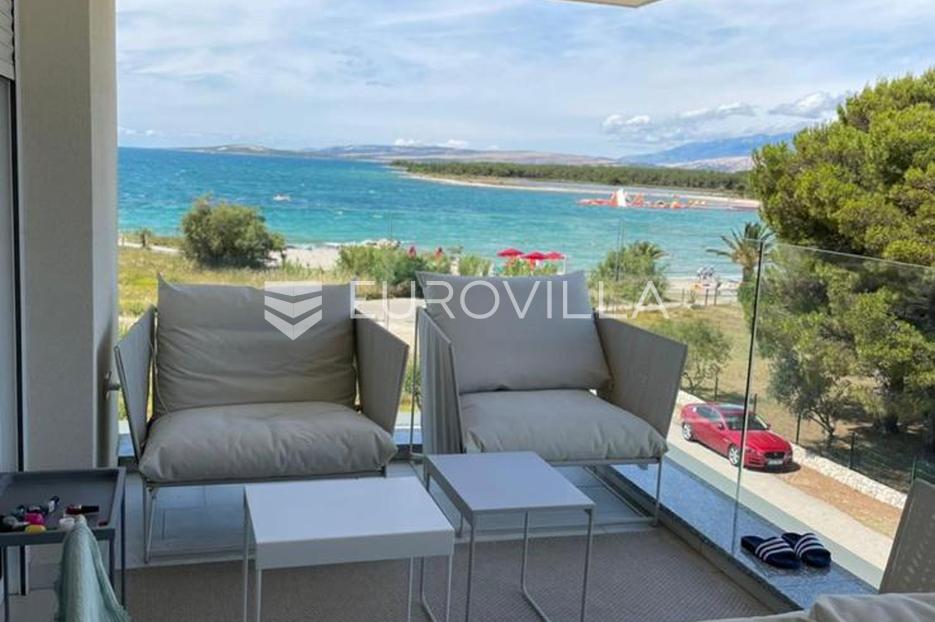 Flat For sale Povljana