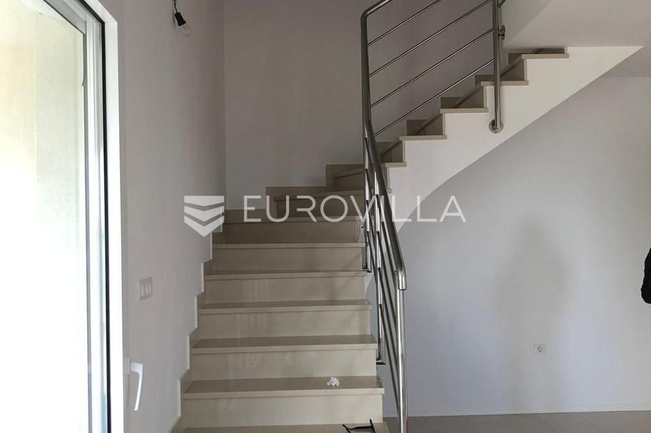 Flat For sale -  Povljana
