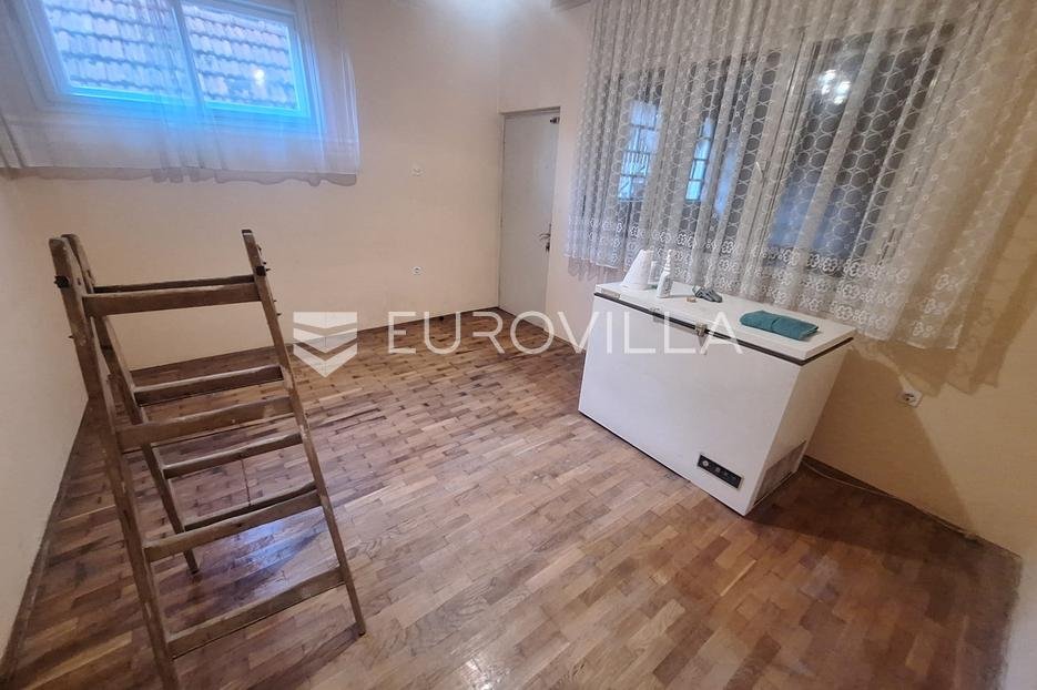 Casa In vendita -  Karlovac
