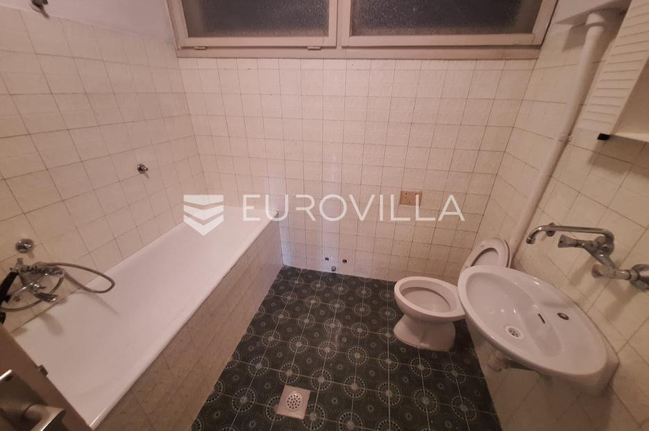 Casa In vendita -  Karlovac