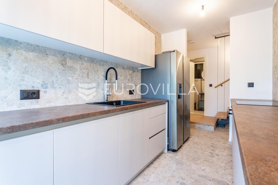 House For sale - Splitsko-dalmatinska Selca