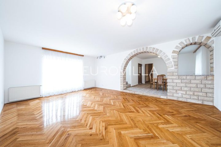 Flat for sale 278 m² – Gračani