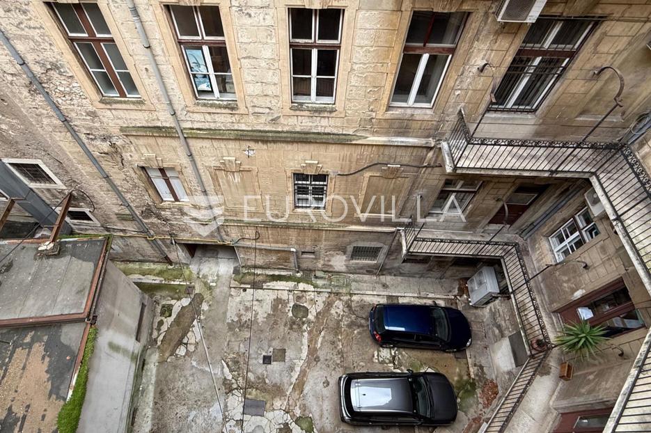 Lokal użytkowy Na sprzedaż -  Rijeka