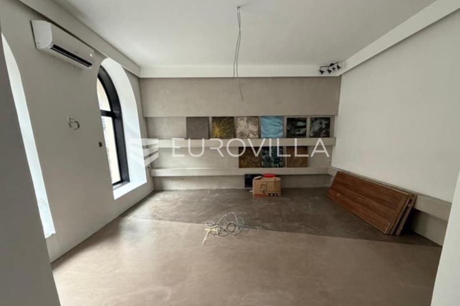 Lokal użytkowy Na sprzedaż -  Rijeka
