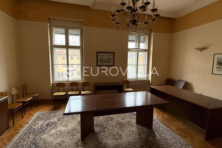 Lokal użytkowy Na sprzedaż -  Rijeka