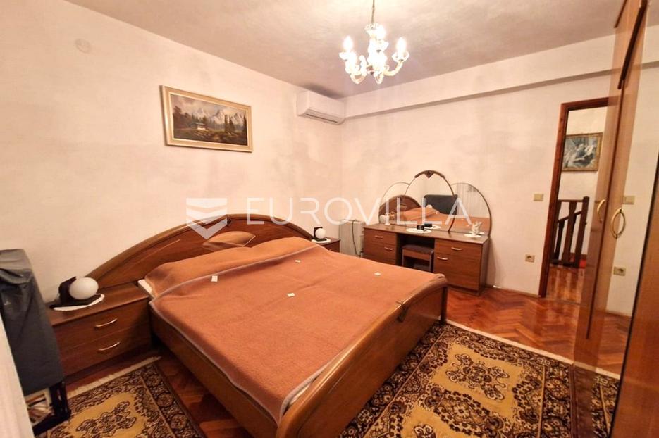 Kuća Na prodaju -  Vir