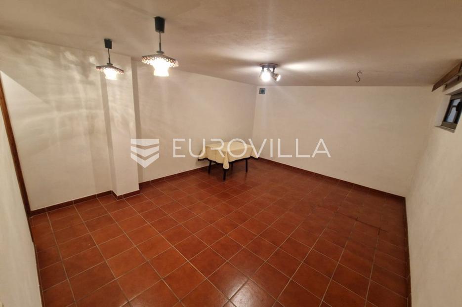Kuća Na prodaju -  Vir