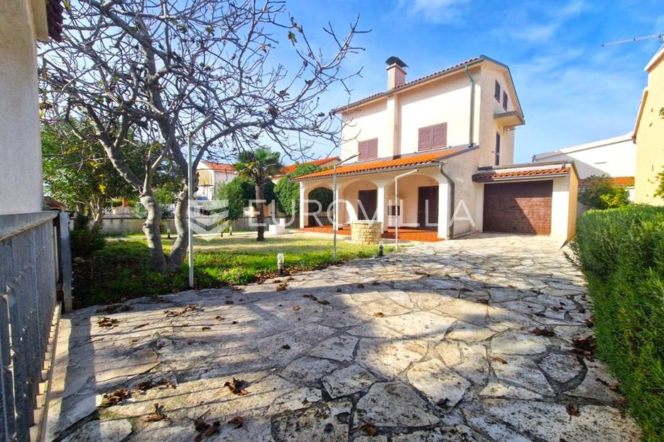 Kuća Na prodaju -  Vir