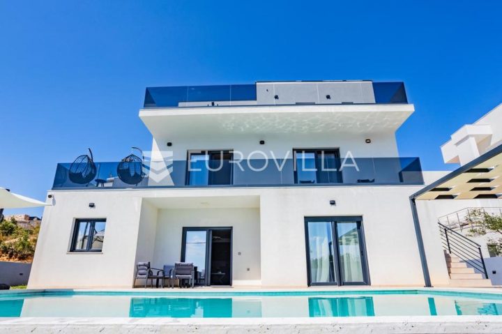 Dom na predaj 250 m² – Maslenica