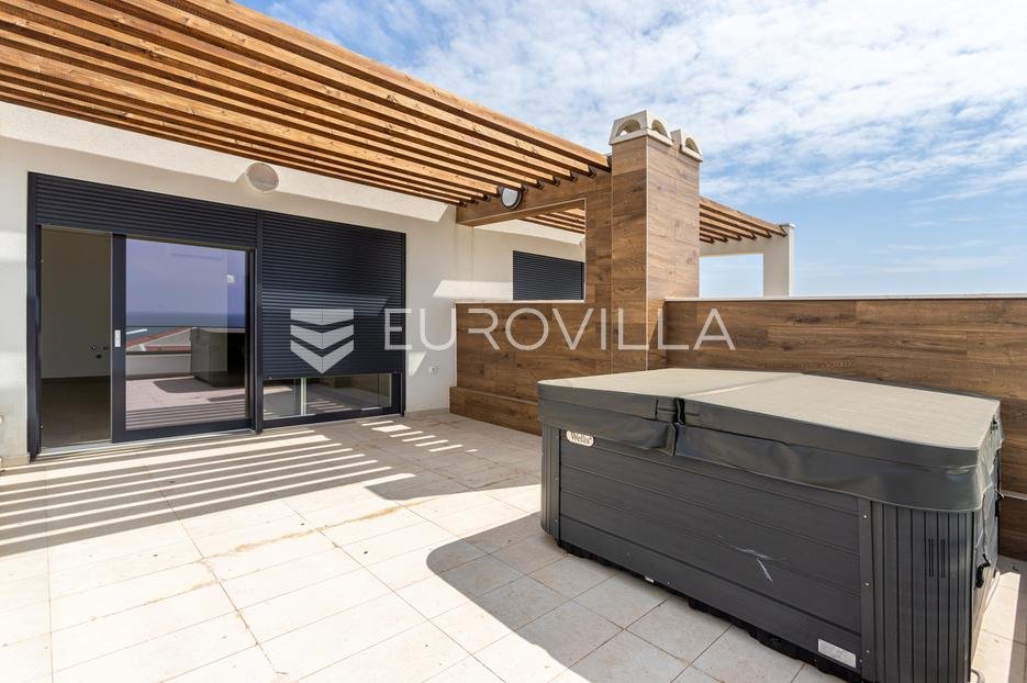 Apartma Naprodaj - Ličko-senjska Novalja