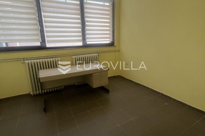 Lokal użytkowy do wynajęcia 66 m² – Mali Pariz