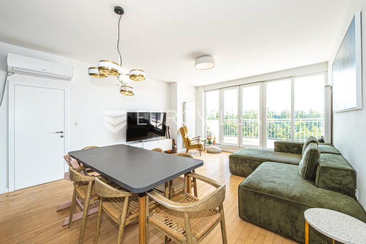 Flat for sale 121 m² – Vrhovec