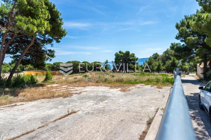 Land for sale 733 m² – Bol