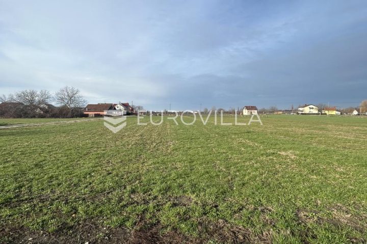 Terrain à vendre 1591 m² – Vinkovačko Novo Selo
