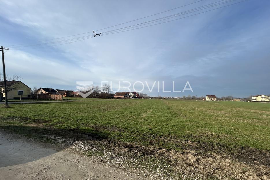 Grundstück Zu verkaufen -  Vinkovci