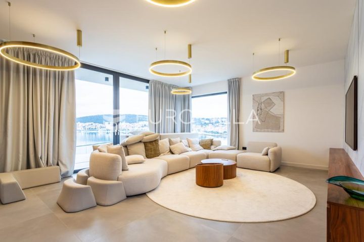 Dom na predaj 400 m² – Okrug Gornji
