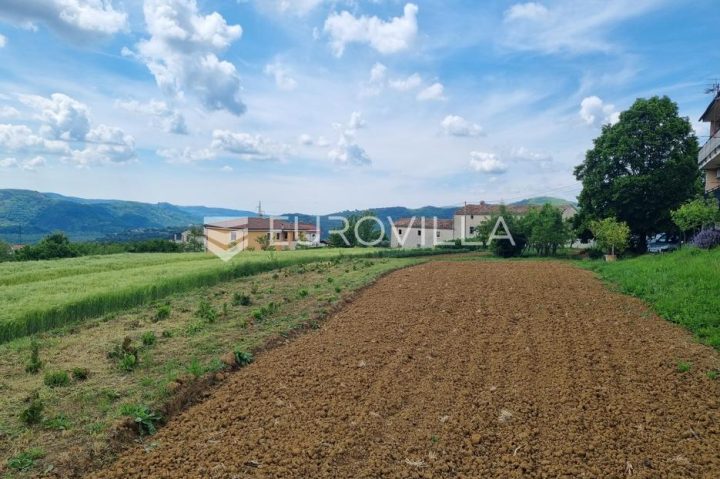 Land for sale 1103 m² – Barušići
