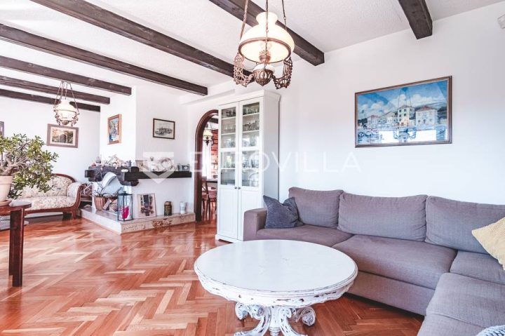 Hiša na predaj 318 m² – Gračani