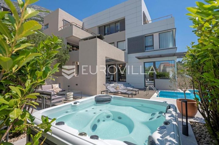 Haus zu verkaufen 330 m² – Makarska