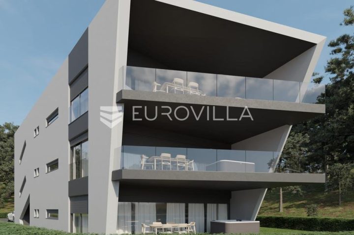 Działka na sprzedaż 619 m² – Umag