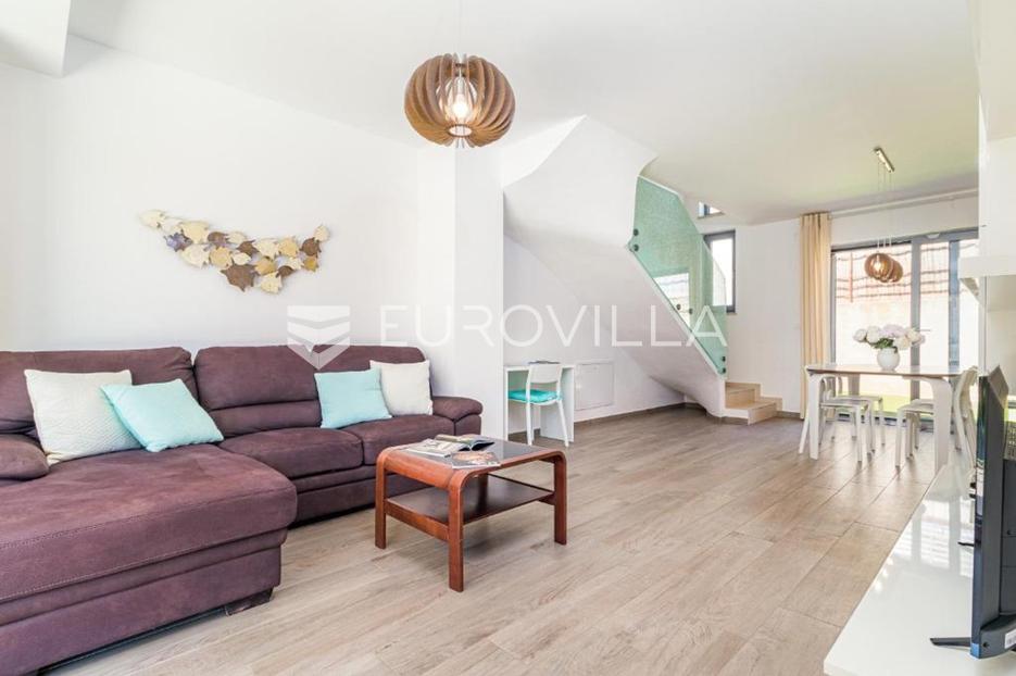 Apartment Zu verkaufen -  Ližnjan