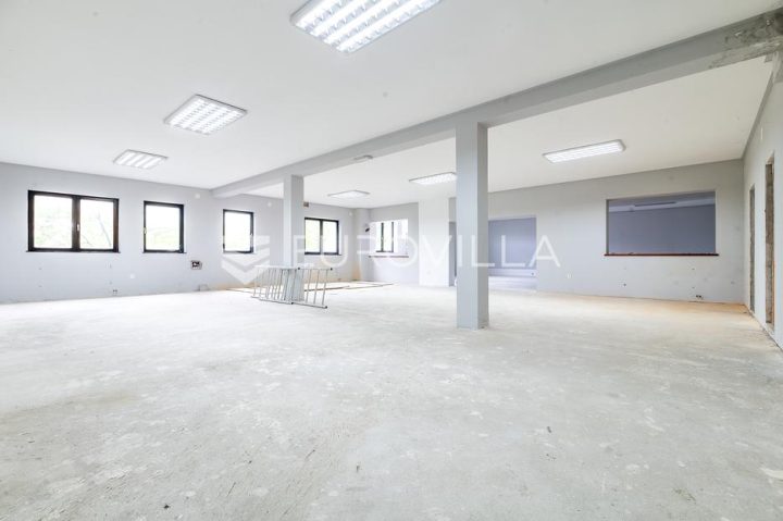 Mieszkanie na sprzedaż 683 m² – Mlinovi