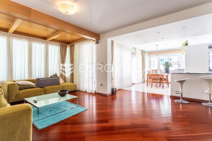 Flat for sale 176 m² – Meje