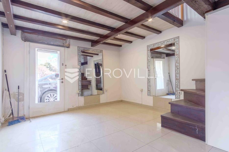 Apartma Na predaj -  Pula