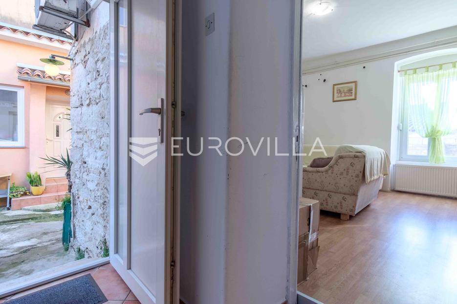 Apartma Na predaj -  Pula