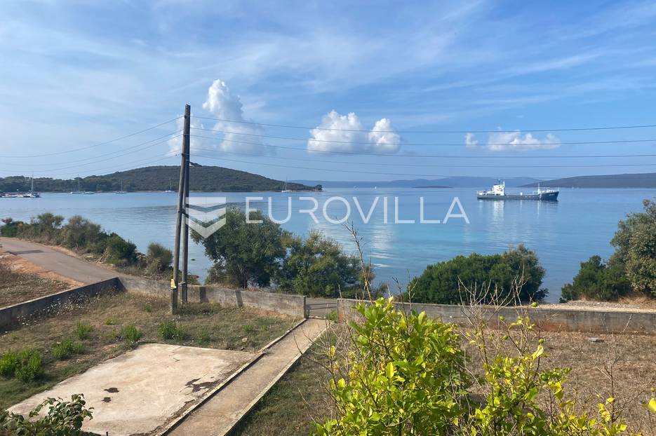 Hiša Na predaj -  Preko