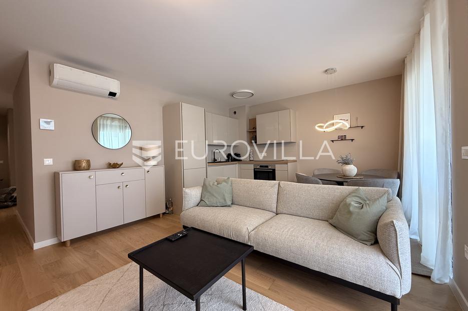 Flat For sale Borik