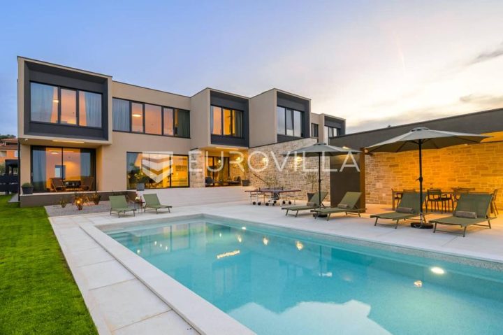 Kuća na prodaju 250 m² – Rovinjsko Selo
