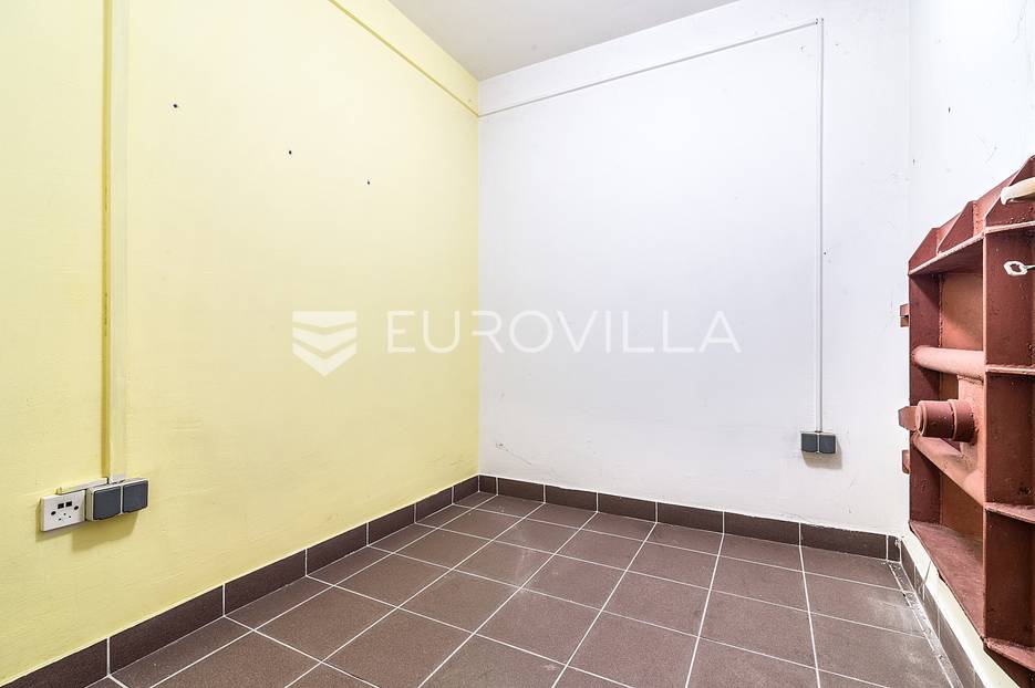 Locaux commerciaux À vendre -  Črnomerec