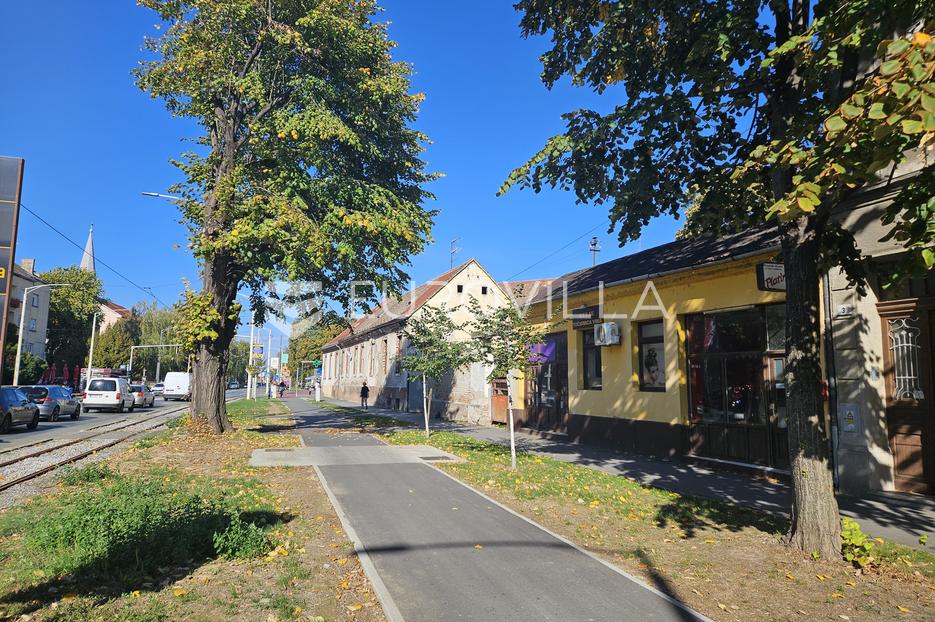 Grundstück Zu verkaufen -  Osijek