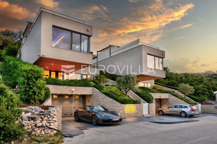 Casa in vendita 341 m² – Žrnovo