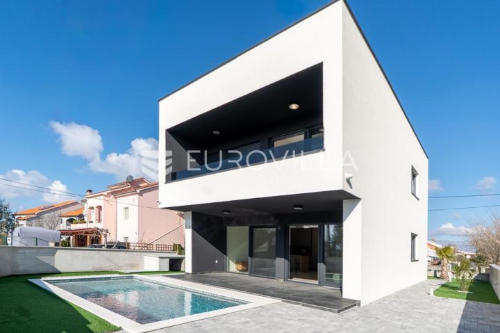 Dom na predaj 210 m² – Privlaka
