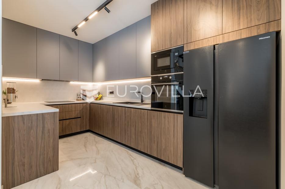 Maison À vendre - Splitsko-dalmatinska Dugi Rat