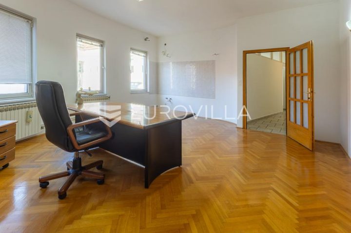 Flat for sale 107 m² – Centar