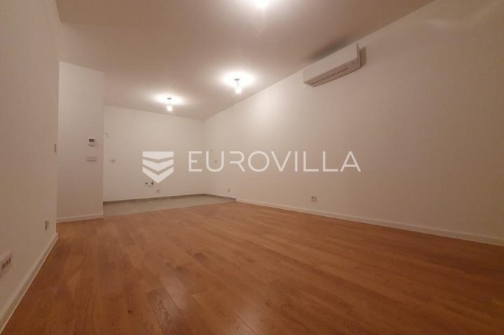 Mieszkanie Do wynajęcia - Grad Zagreb Peščenica - žitnjak - foto 2/6