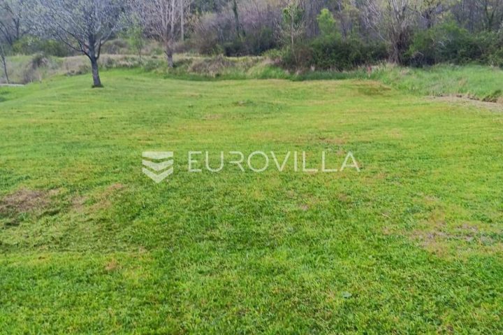 Pozemek na prodej 700 m² – Bribir