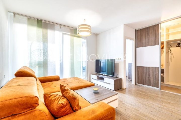 Stan na prodaju 64 m² – Otok