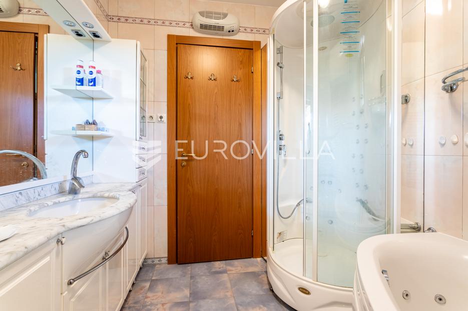 Flat For sale -  Podstrana