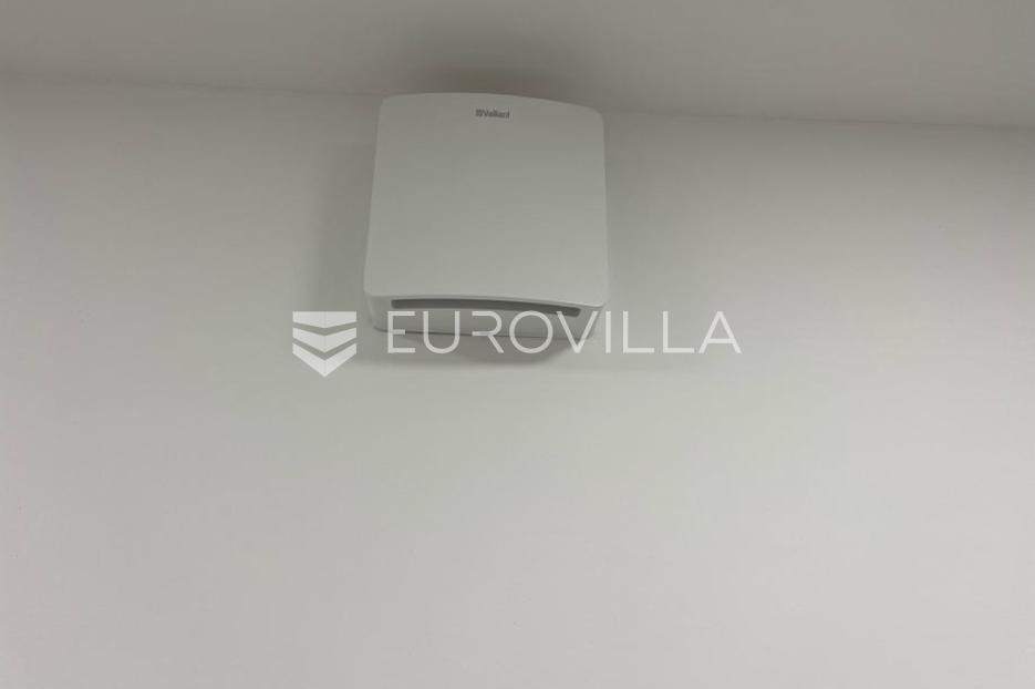 Poslovni prostor Na prodaju -  Pula